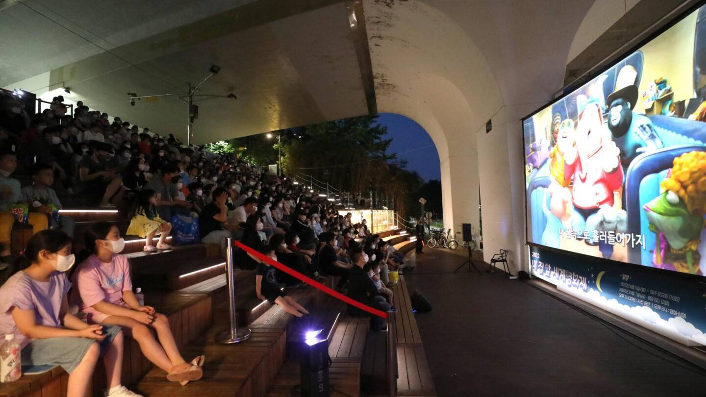 내 집앞 세계영화제 scaled